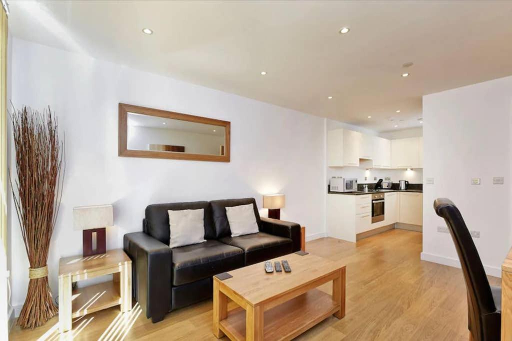 Modern Apartment At Slough Station, London In 18 Mins! Exteriér fotografie
